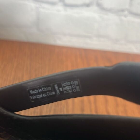 Crocs Women’s Slip On 10876 Clogs Closed Toe Closed Back Slip Resistant Black 8 - Picture 4 of 5